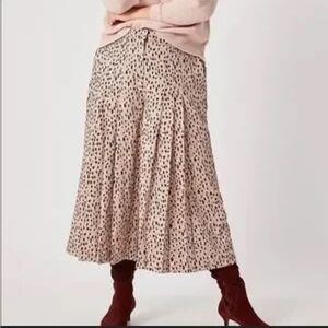 Anthropologie Isobel Wide Leg Cropped Animal Print Pink Brown Pleated Pants Boho